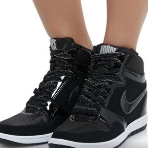 black nike wedges